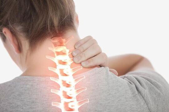 sakit di tulang belakang dengan osteochondrosis