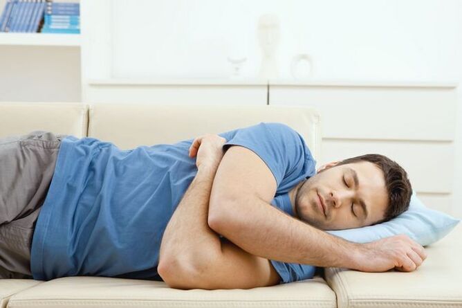 Postur yang tidak selesa semasa tidur sebagai punca sakit pinggang